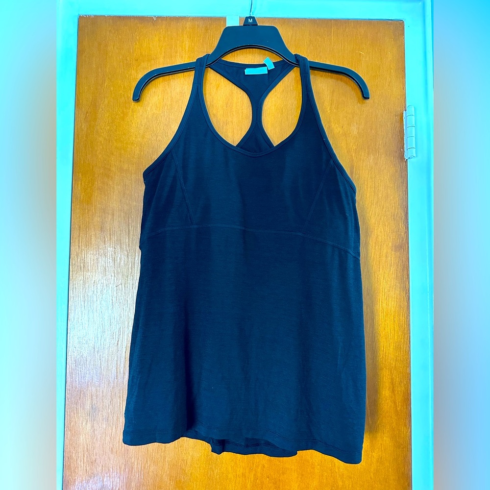 Athleta workout tank top w/ built in bra, size large.